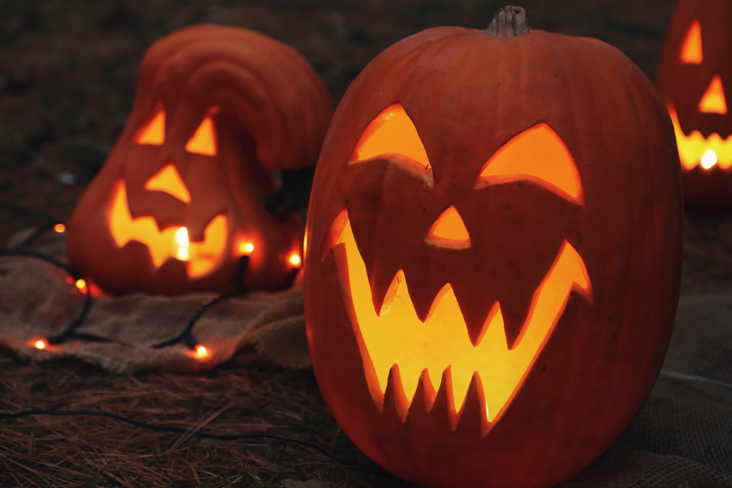 Carved Pumpkins - Photo by Jen Theodore via unsplash